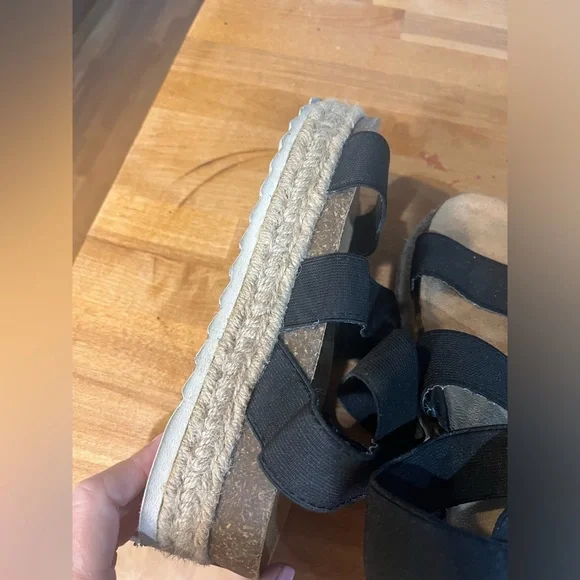 Nature breeze women’s elastic straps platform sandals - Picture 4 of 5